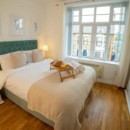 Vibrant City Centre - King Bed, Entire Apartment Cambridge Exterior photo