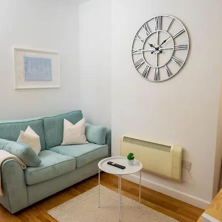 Vibrant City Centre - King Bed, Entire Apartment Cambridge Exterior photo